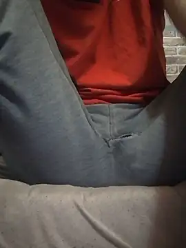 Snapshot of Adamvarga0318 chatting on February 20, 12:25 pm Adamvarga0318 online show from February 20, 12:25 pm