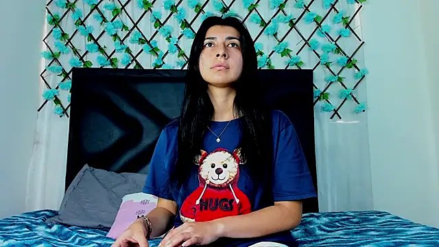 Snapshot of EmmaWilliamss chatting on January 28, 2:53 pm EmmaWilliamss online show from January 28, 2:53 pm