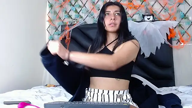 Snapshot of EmmaWilliamss chatting on October 29, 3:25 pm EmmaWilliamss online show from October 29, 3:25 pm