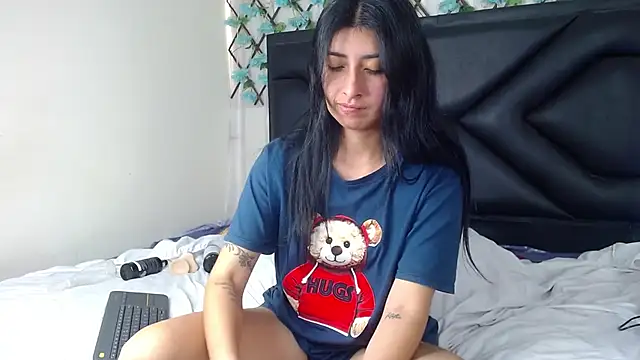 Snapshot of EmmaWilliamss chatting on November 29, 4:54 pm EmmaWilliamss online show from November 29, 4:54 pm