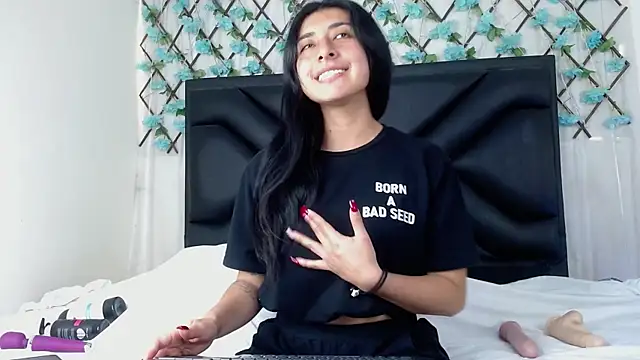 Snapshot of EmmaWilliamss chatting on December 1, 3:28 pm EmmaWilliamss online show from December 1, 3:28 pm