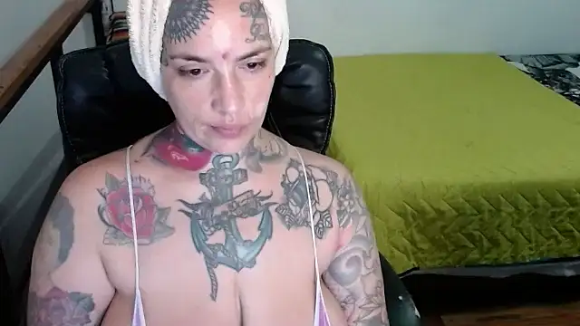 VampGirl1 online show from January 16, 12:31 pm