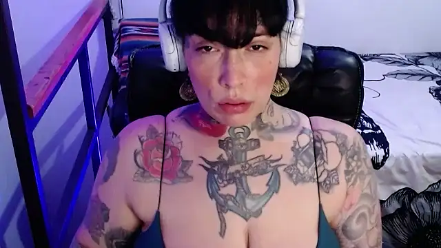 VampGirl1 online show from January 29, 9:07 pm