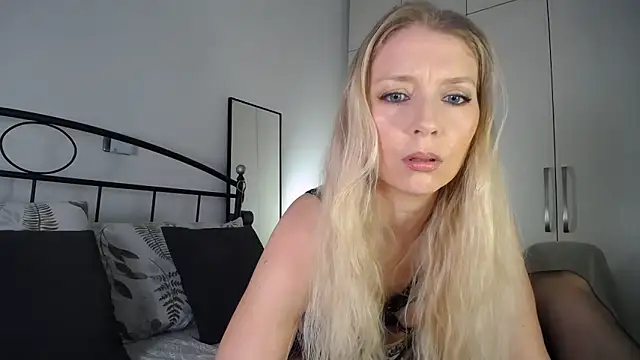 Miki87 online show from June 8, 8:42 pm