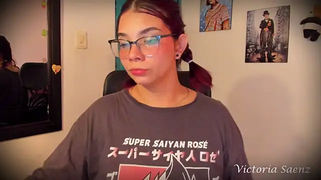 victoriaasaenz  online show from March 20, 12:40 am