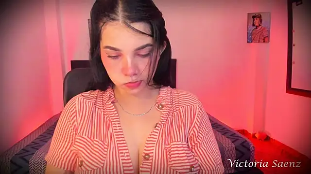 victoriaasaenz  online show from October 3, 12:51 am