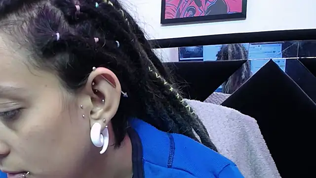 Snapshot of ORIANNA_BODMOD chatting on December 4, 6:17 pm ORIANNA BODMOD online show from December 4, 6:17 pm