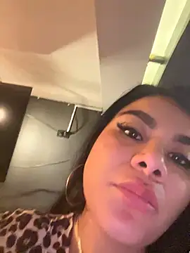 Snapshot of Insane_Issa chatting on December 21, 10:19 pm Insane Issa online show from December 21, 10:19 pm