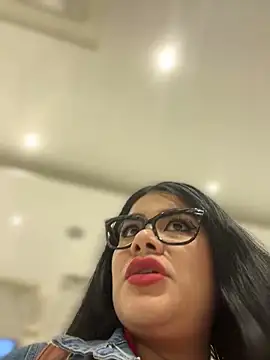 Snapshot of Insane_Issa chatting on January 31, 6:03 pm Insane Issa online show from January 31, 6:03 pm