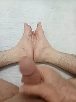 Hardapple01 online show from December 5, 9:28 pm