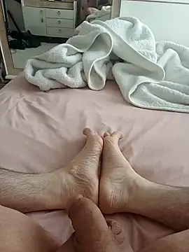 Hardapple01 online show from February 2, 6:37 am