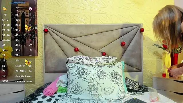 Snapshot of Esmeralda_oikos chatting on January 27, 8:39 pm Esmeralda oikos online show from January 27, 8:39 pm