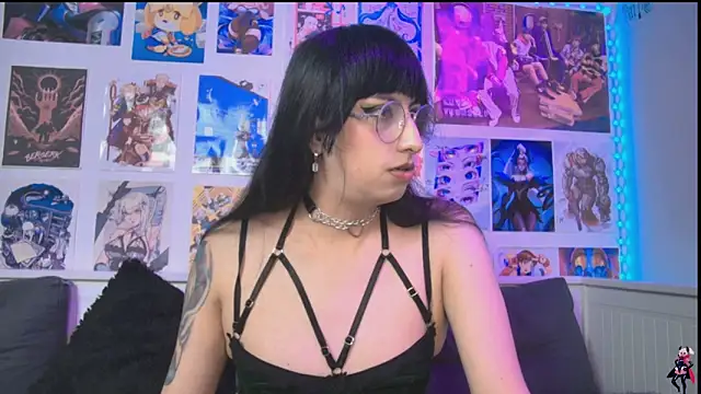 snowblack  online show from February 5, 3:38 pm