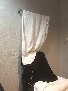 Snapshot of SlimBeenBadd1981 chatting on January 1, 7:20 am SlimBeenBadd1981 online show from January 1, 7:20 am