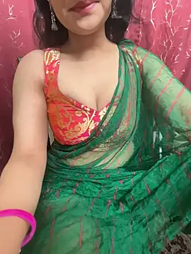 Snapshot of LuscousPussy chatting on December 29, 4:19 pm LuscousPussy online show from December 29, 4:19 pm