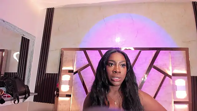 Snapshot of Athenea_Mills chatting on February 6, 6:44 pm Athenea Mills online show from February 6, 6:44 pm