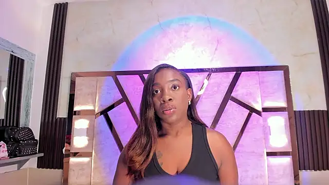 Athenea Mills online show from March 30, 6:53 pm