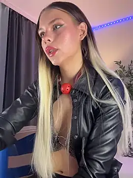 Snapshot of KittyKatyDream chatting on January 11, 7:16 pm KittyKatyDream online show from January 11, 7:16 pm