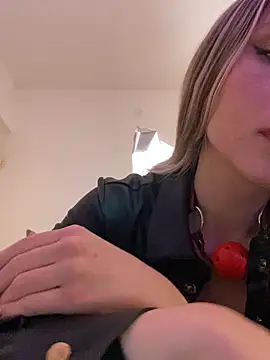 Snapshot of KittyKatyDream chatting on January 18, 4:55 pm KittyKatyDream online show from January 18, 4:55 pm