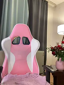 Snapshot of KittyKatyDream chatting on February 7, 5:05 pm KittyKatyDream online show from February 7, 5:05 pm