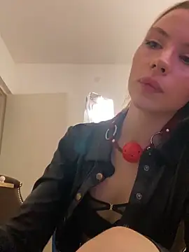 Snapshot of KittyKatyDream chatting on May 21, 2:02 pm KittyKatyDream online show from May 21, 2:02 pm