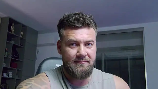 Snapshot of UbbeViking chatting on April 26, 6:49 pm UbbeViking online show from April 26, 6:49 pm