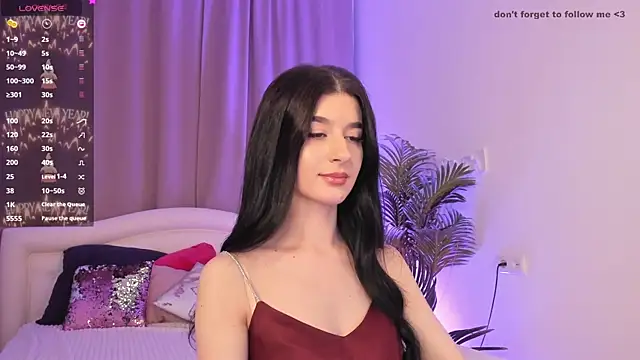 Snapshot of LauraCoy chatting on January 4, 11:59 pm LauraCoy online show from January 4, 11:59 pm