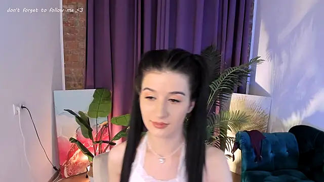 Snapshot of LauraCoy chatting on January 30, 11:24 pm LauraCoy online show from January 30, 11:24 pm