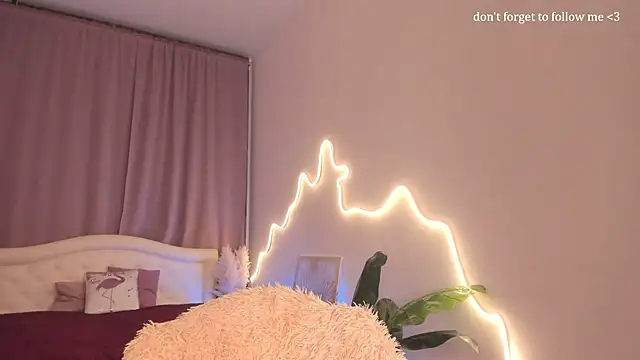 LauraCoy online show from February 7, 10:24 pm