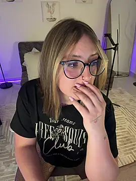 Megan lu2 online show from March 12, 6:08 am