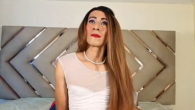 Snapshot of Raven_foxter1 chatting on September 14, 5:45 pm Raven foxter1 online show from September 14, 5:45 pm