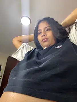 moncerrat luna online show from October 17, 9:06 pm