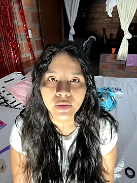 moncerrat luna online show from November 25, 10:10 pm