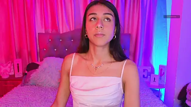 Snapshot of Emiily_Scott1 chatting on March 27, 7:13 pm Emiily Scott1 online show from March 27, 7:13 pm