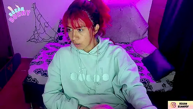 Roxanbunny1 online show from October 29, 11:50 pm