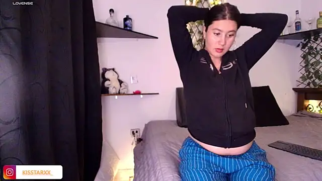 kisstarxxx online show from May 20, 5:13 am
