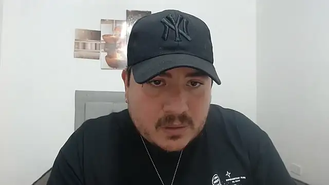 Snapshot of sebastianbigxxx chatting on April 28, 6:02 pm sebastianbigxxx online show from April 28, 6:02 pm