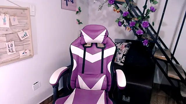 samantha baby  online show from April 12, 4:56 pm