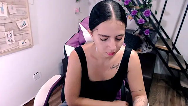 samantha baby  online show from April 14, 7:09 pm