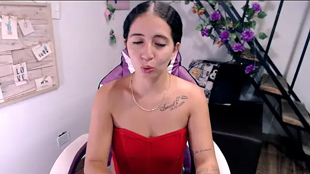 Snapshot of samantha_baby_ chatting on June 19, 5:39 pm samantha baby online show from June 19, 5:39 pm