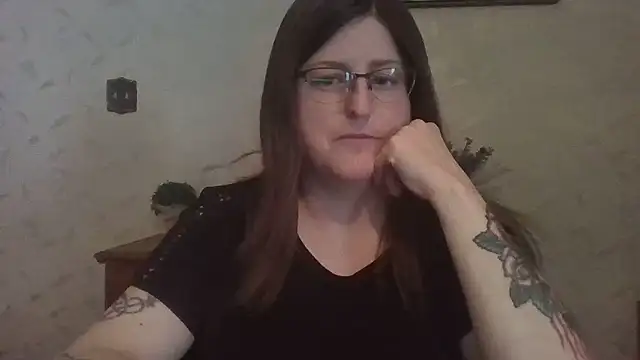 Madeline Beau online show from March 14, 4:34 pm