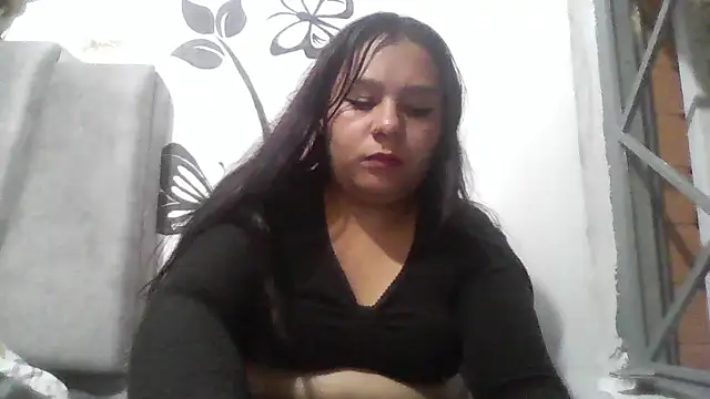 Snapshot of Charis_21 chatting on April 25, 11:46 pm Charis 21 online show from April 25, 11:46 pm