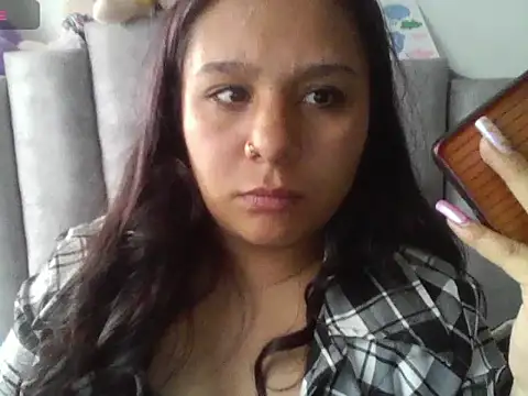 Snapshot of Charis_21 chatting on May 22, 9:53 pm Charis 21 online show from May 22, 9:53 pm