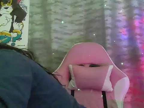Snapshot of Charis_21 chatting on July 4, 12:28 am Charis 21 online show from July 4, 12:28 am