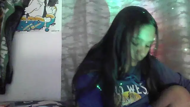 Snapshot of Charis_21 chatting on July 5, 4:52 am Charis 21 online show from July 5, 4:52 am