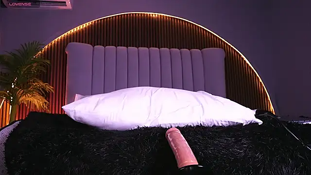 Victoriaxx  online show from December 15, 11:20 pm