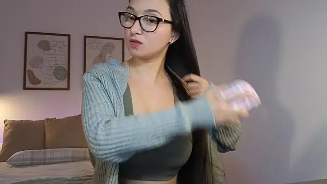 Snapshot of leyla_babe chatting on January 2, 9:28 pm leyla babe online show from January 2, 9:28 pm