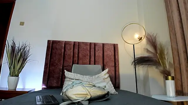 Snapshot of NoraDasilva chatting on March 12, 11:55 pm NoraDasilva online show from March 12, 11:55 pm