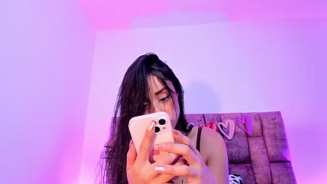 Snapshot of NoraDasilva chatting on May 27, 8:17 pm NoraDasilva online show from May 27, 8:17 pm