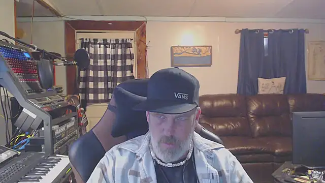 Snapshot of jimdacbin420 chatting on March 5, 12:16 am jimdacbin420 online show from March 5, 12:16 am